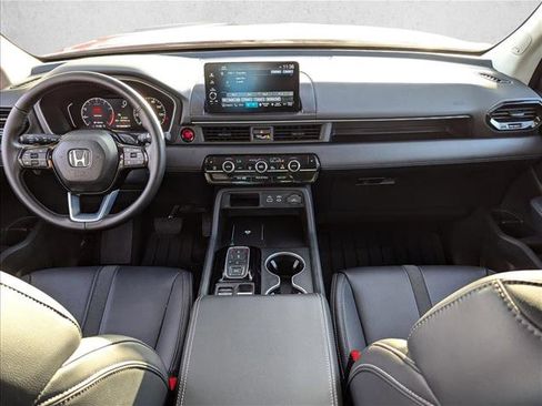 Used 2024 Honda Pilot Touring image 18