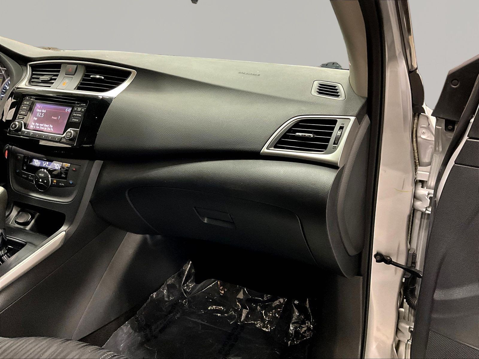 Used 2018 Nissan Sentra SV FWD image 26