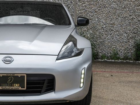 Used 2014 Nissan 370Z Coupe RWD image 32