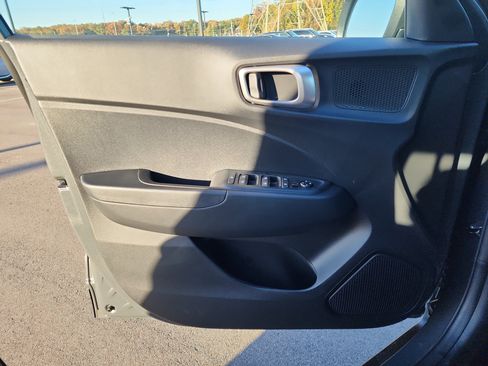 New 2026 Hyundai Venue SE image 8