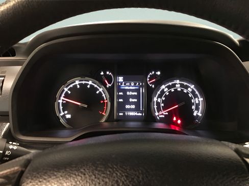 Certified 2021 Toyota 4Runner TRD Off-Road Premium w/ Moonroof Package AWD/4WD image 18