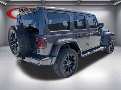 Used 2021 Jeep Wrangler Unlimited Sahara AWD/4WD image 2