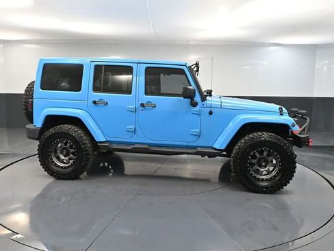 Used 2018 Jeep Wrangler Unlimited Sahara image 3