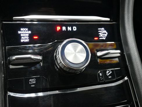 Used 2021 Jeep Grand Cherokee L Overland w/ Luxury Tech Group IV AWD/4WD image 23