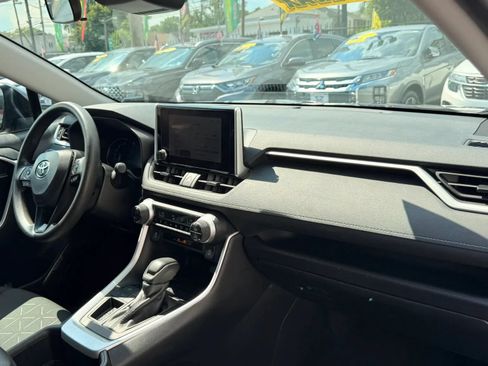Used 2024 Toyota RAV4 XLE FWD image 16