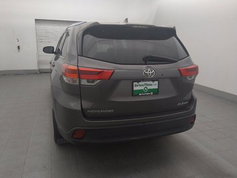 Used 2019 Toyota Highlander XLE AWD/4WD image 6