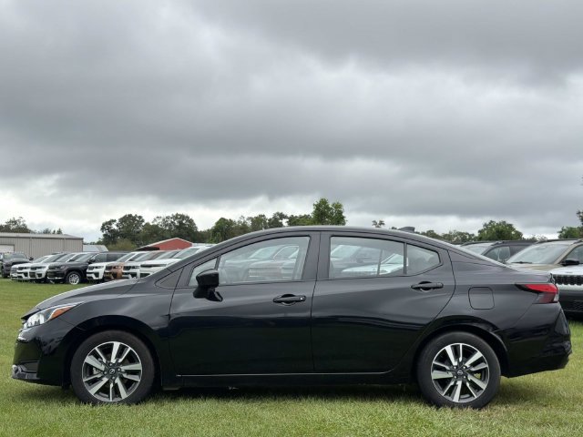 Used 2024 Nissan Versa SV FWD image 11