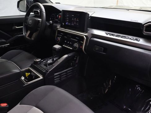 Used 2024 Toyota Tacoma TRD Sport AWD/4WD image 10