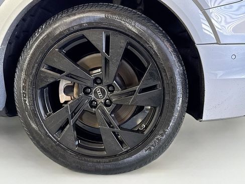 Used 2022 Audi e-tron Premium w/ Convenience Plus Package image 30