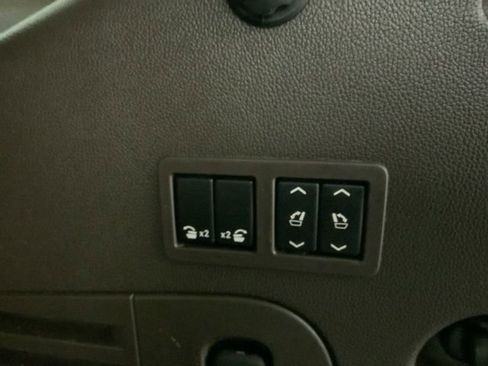 Used 2018 GMC Yukon Denali w/ Open Road Package AWD/4WD image 38