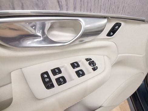Certified 2023 Volvo XC90 B6 Plus AWD/4WD image 12