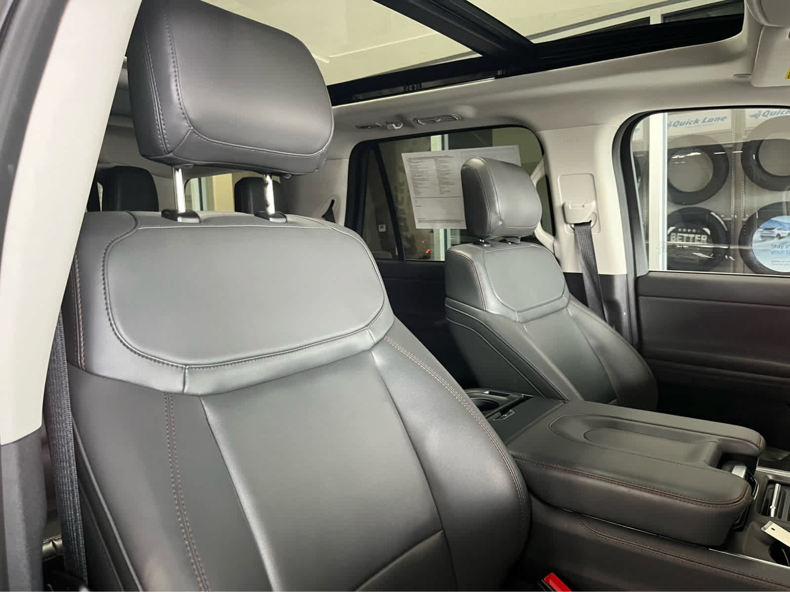 Used 2025 Ford Expedition Active AWD/4WD image 46