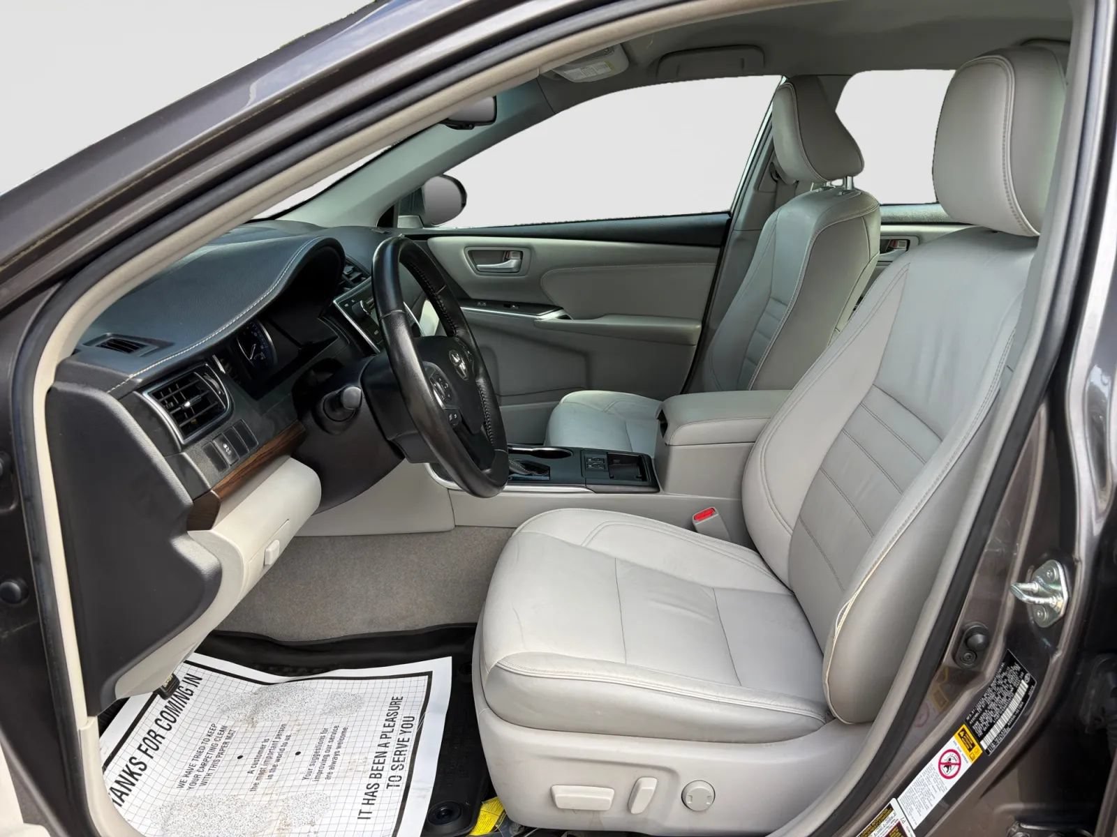 Used 2016 Toyota Camry XLE w/ Convenience Package FWD image 12