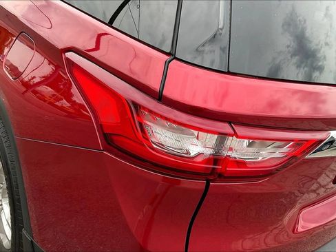 Used 2019 Chevrolet Traverse LT FWD image 28