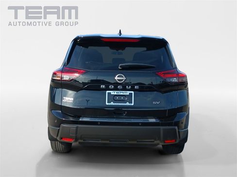 Used 2024 Nissan Rogue SV image 6