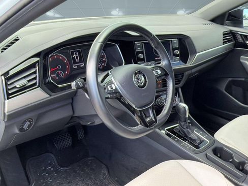 Used 2020 Volkswagen Jetta R-Line FWD image 4