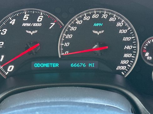 Used 2007 Chevrolet Corvette Coupe w/ Preferred Equipment Group RWD image 35
