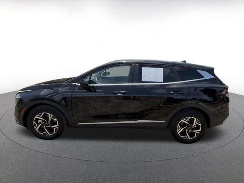 Used 2025 Kia Sportage LX FWD image 10