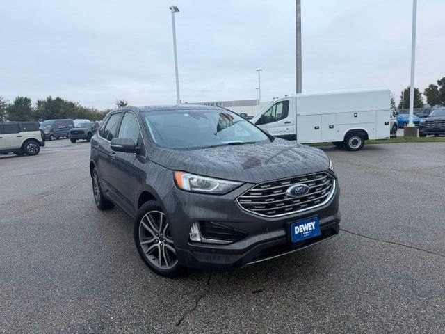 Used 2020 Ford Edge Titanium w/ Class II Trailer Tow Package AWD/4WD image 2