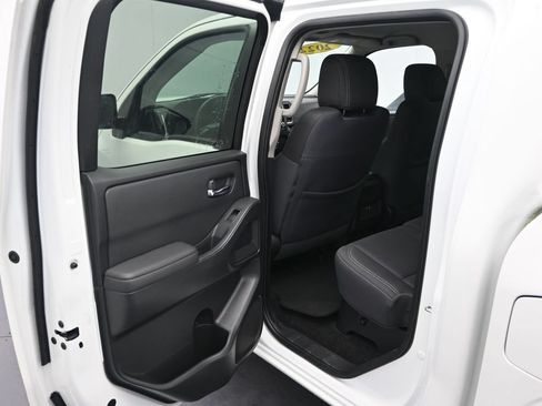 Used 2022 Nissan Frontier SV RWD image 12