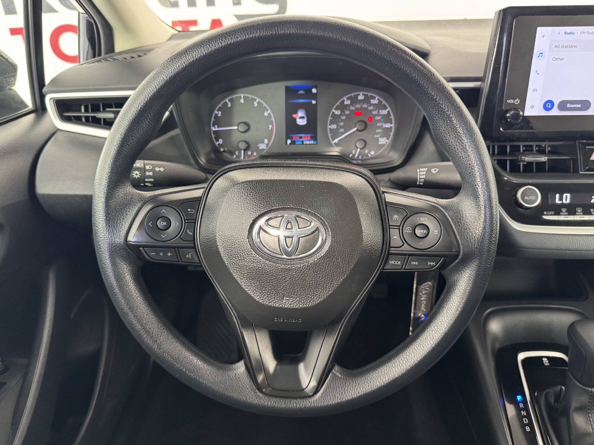 Certified 2025 Toyota Corolla LE FWD image 30