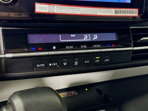 Used 2025 Toyota Sienna LE w/ LE Plus Package image 15