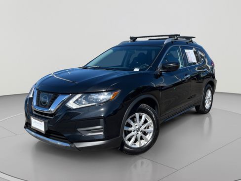Used 2017 Nissan Rogue SV FWD image 1