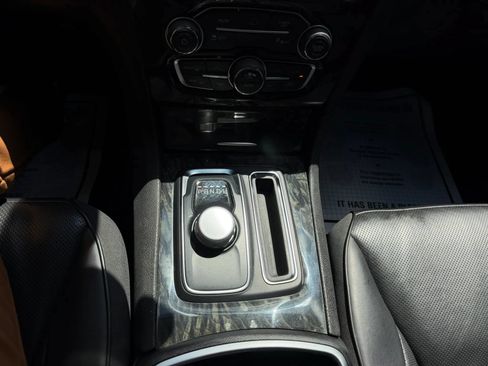 Used 2022 Chrysler 300 Touring L w/ Comfort Group RWD image 29