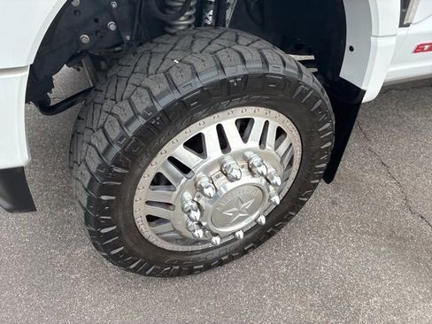 Used 2023 Ford F450 Lariat w/ Lariat Ultimate Package image 12