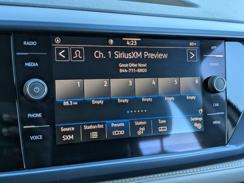 Used 2024 Volkswagen Taos SE image 29