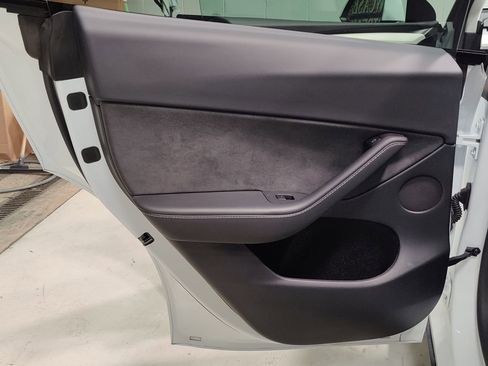 Used 2025 Tesla Model Y Long Range image 38