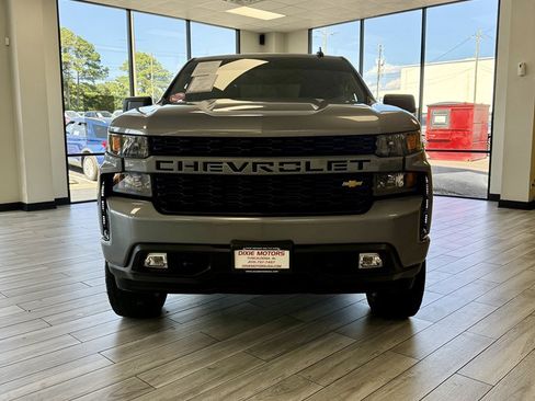Used 2022 Chevrolet Silverado 1500 Custom RWD image 2