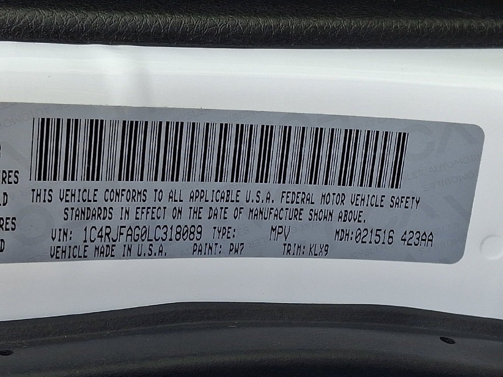 Used 2020 Jeep Grand Cherokee Altitude AWD/4WD image 27