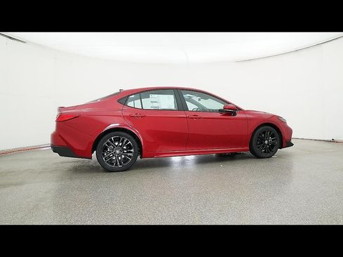 Used 2026 Toyota Camry SE FWD image 19