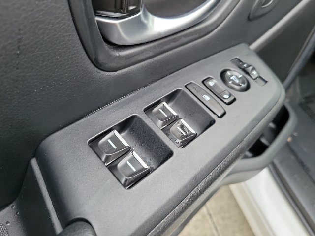 Used 2025 Honda Pilot EX-L image 13