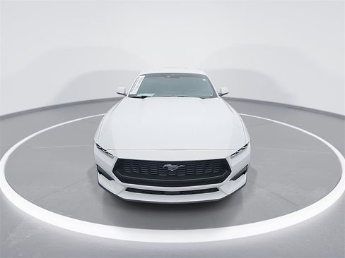 Used 2024 Ford Mustang Coupe image 3