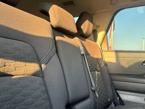 Certified 2024 Nissan Pathfinder SV FWD image 33