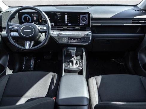 Used 2025 Hyundai Kona SEL image 19