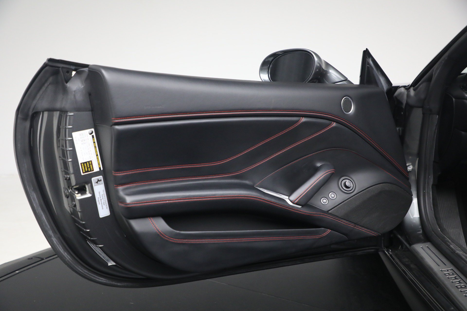 Certified 2015 Ferrari California T RWD image 28