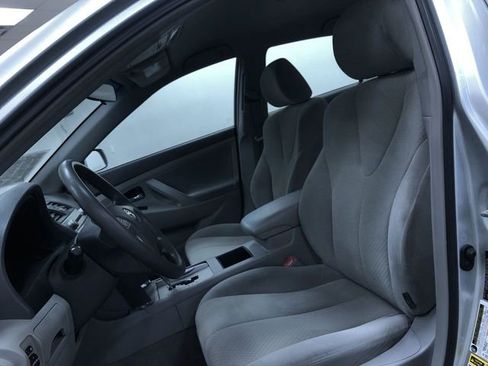Used 2009 Toyota Camry LE image 18