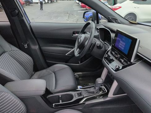 Used 2024 Toyota Corolla Cross AWD Hybrid w/ Convenience Package image 10