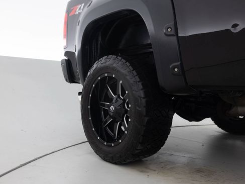 Used 2013 GMC Sierra 2500 Denali w/ Suspension Package, Off-Road AWD/4WD image 19