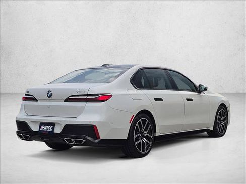 Used 2024 BMW 760i xDrive AWD/4WD image 5