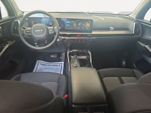 Certified 2025 Kia Sorento LX FWD image 2