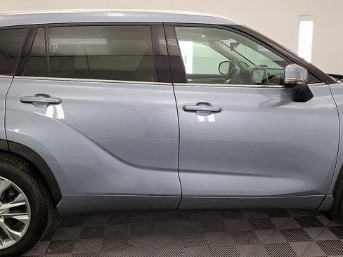 Used 2024 Toyota Highlander Limited image 5