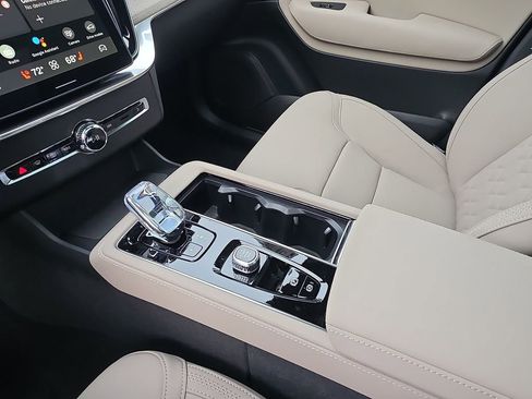 New 2026 Volvo XC90 B6 Plus w/ Protection Package Premier image 36