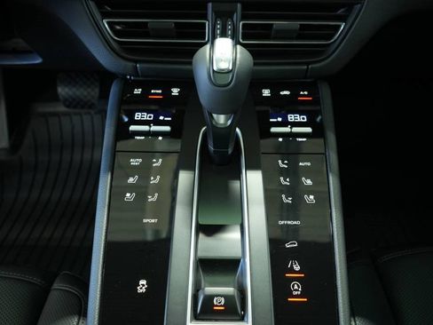 New 2025 Porsche Macan image 23