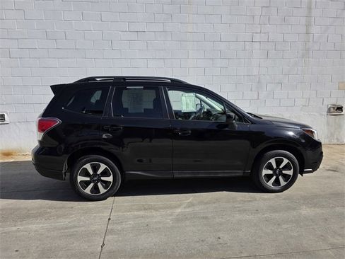 Used 2017 Subaru Forester 2.5i Premium w/ All-Weather Package image 3