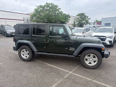 Used 2010 Jeep Wrangler Unlimited Sport AWD/4WD image 7