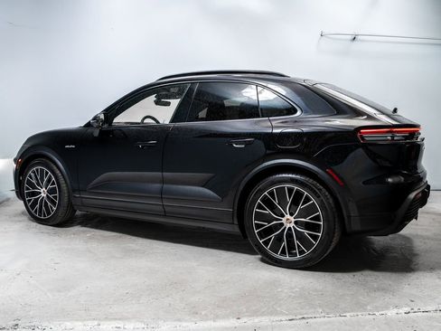 New 2026 Porsche Macan 4 Electric image 2